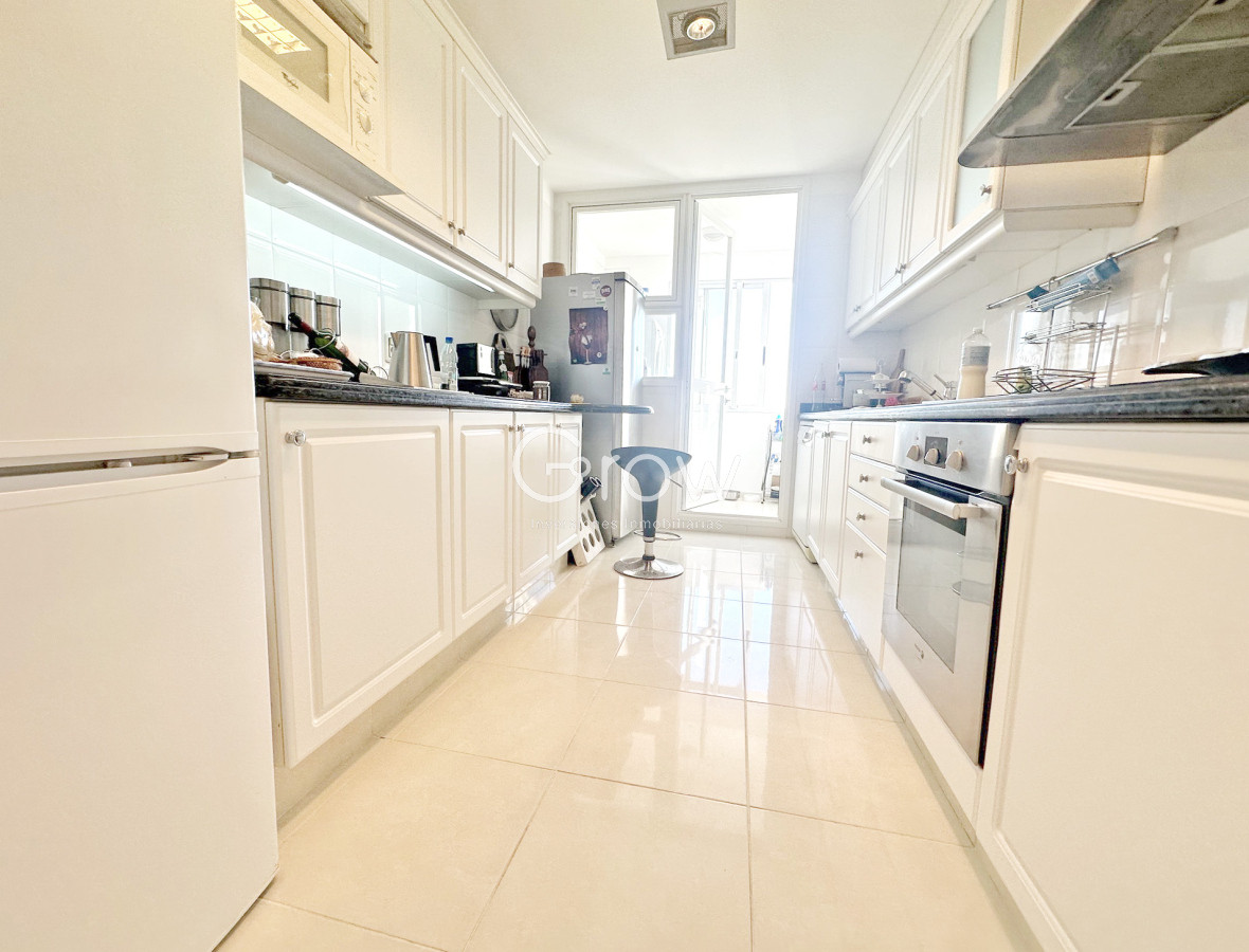 Apartamento ID.2585 - Le Jardin, esquinero piso alto, garaje doble.