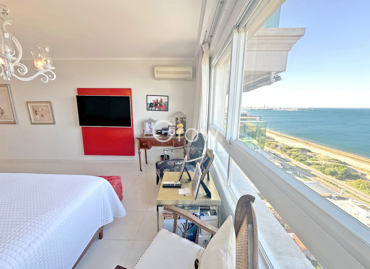 Apartamento ID.2585 - Le Jardin, esquinero piso alto, garaje doble.