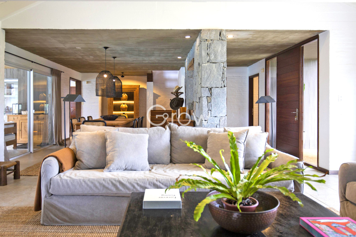 Casa ID.3080 - Pinar del Faro, 4 dorm, piscina. 450 m2 construidos