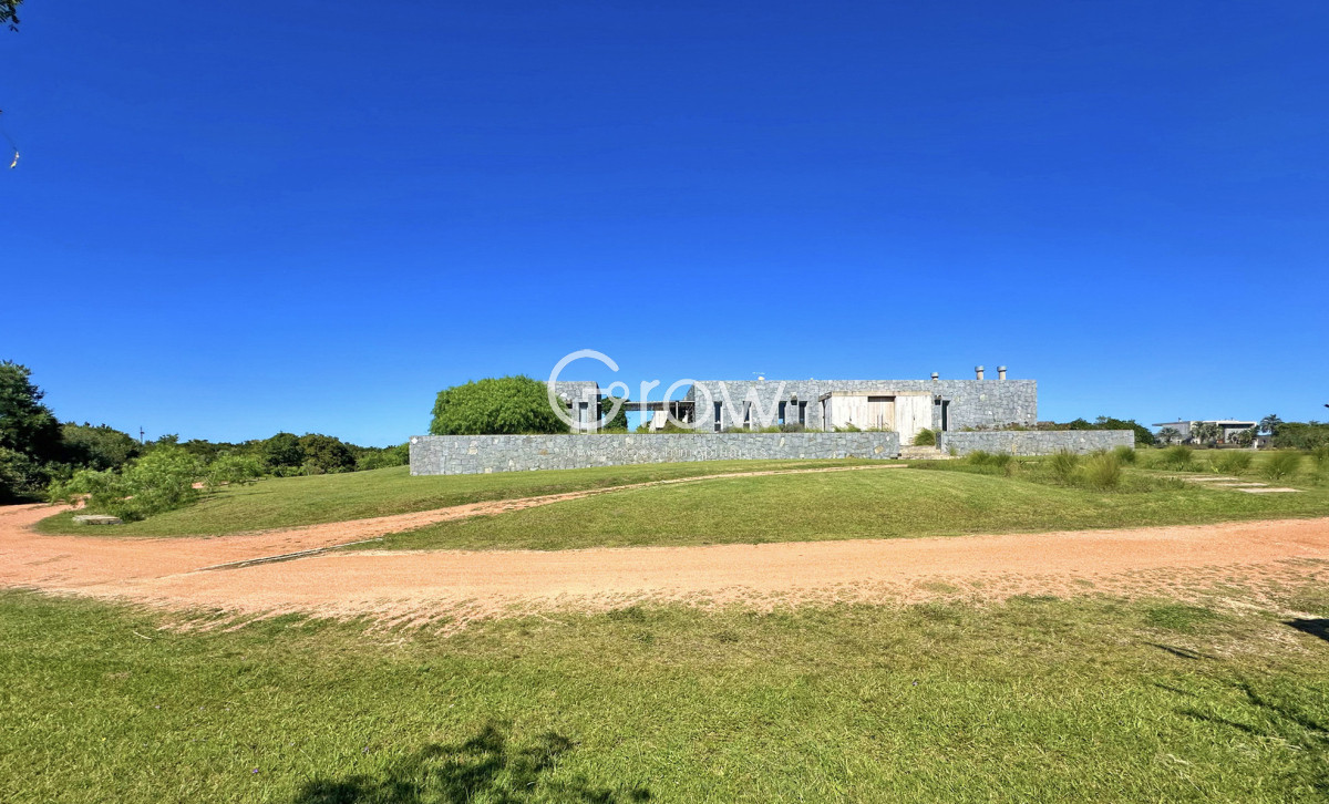 Casa ID.2718 - Chacra de lujo en José Ignacio con vista al océano. 5 suites, 3 hectáreas 