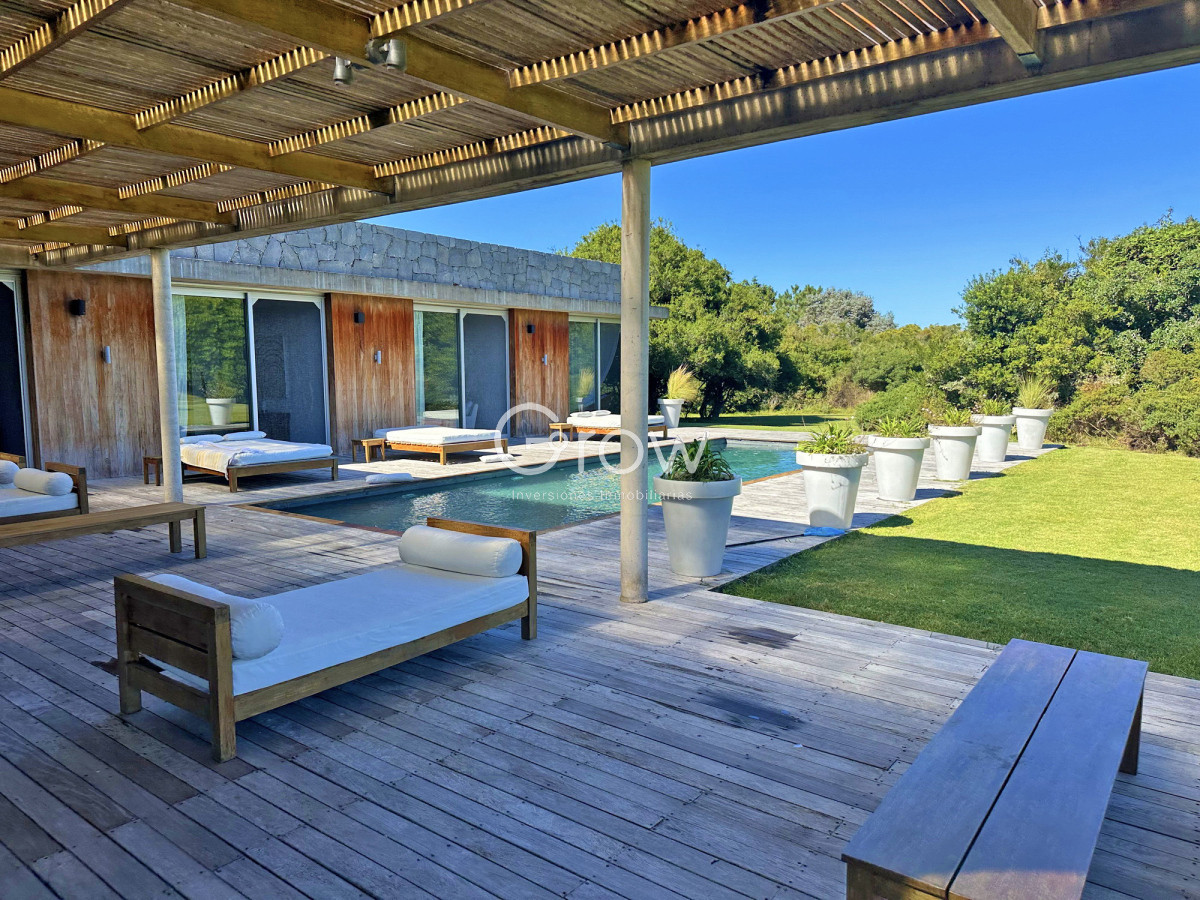 Casa ID.2718 - Chacra de lujo en José Ignacio con vista al océano. 5 suites, 3 hectáreas 