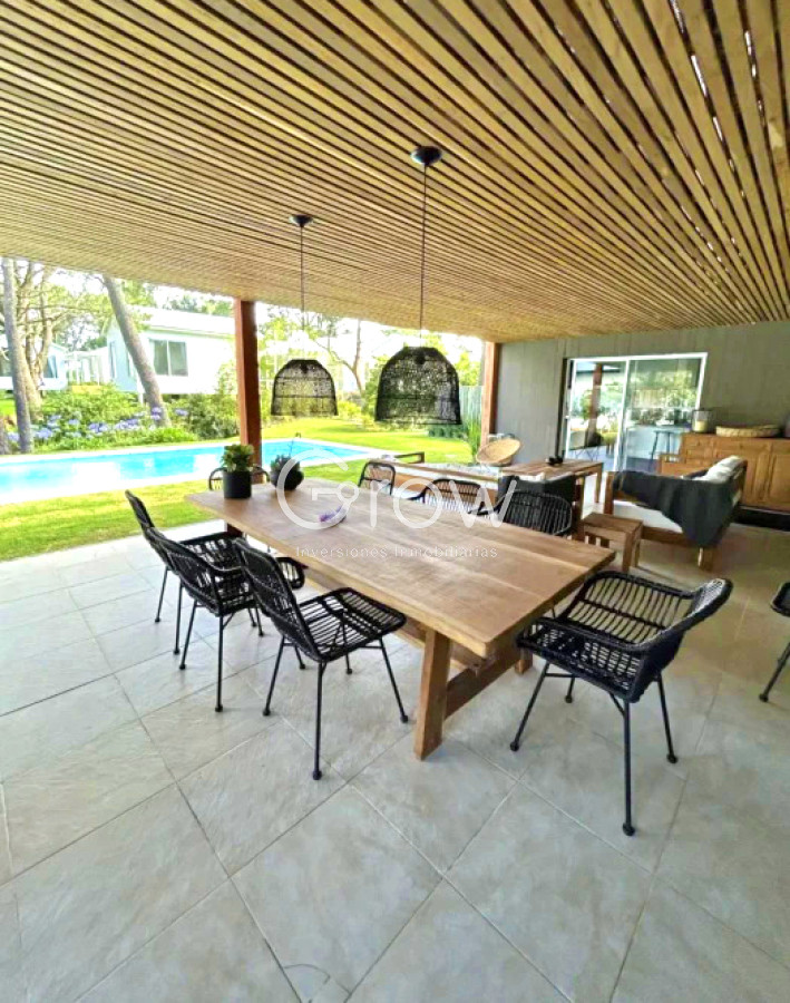 Casa ID.3080 - Pinar del Faro, 4 dorm, piscina. 450 m2 construidos