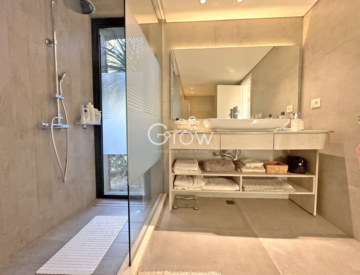 Casa ID.2888 - Barrio privado. 3 suites, piscina climatizada. Losa radiante. 