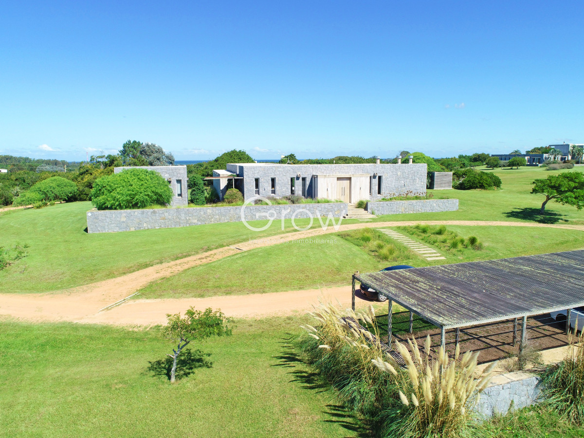 Casa ID.2718 - Chacra de lujo en José Ignacio con vista al océano. 5 suites, 3 hectáreas 