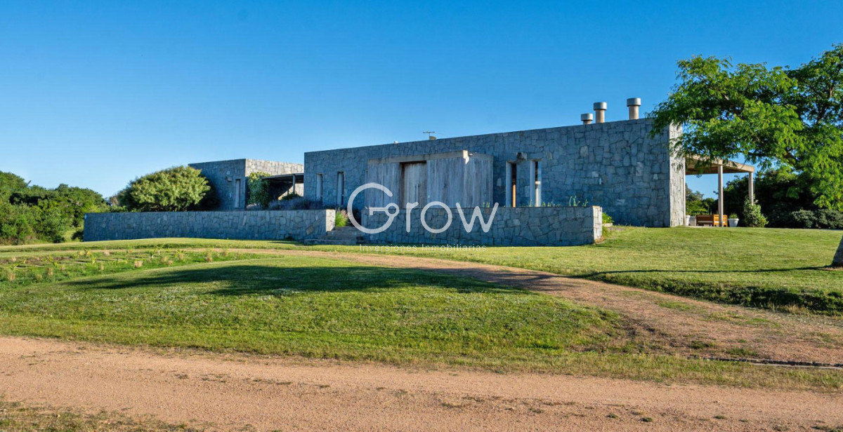 Casa ID.2718 - Chacra de lujo en José Ignacio con vista al océano. 5 suites, 3 hectáreas 