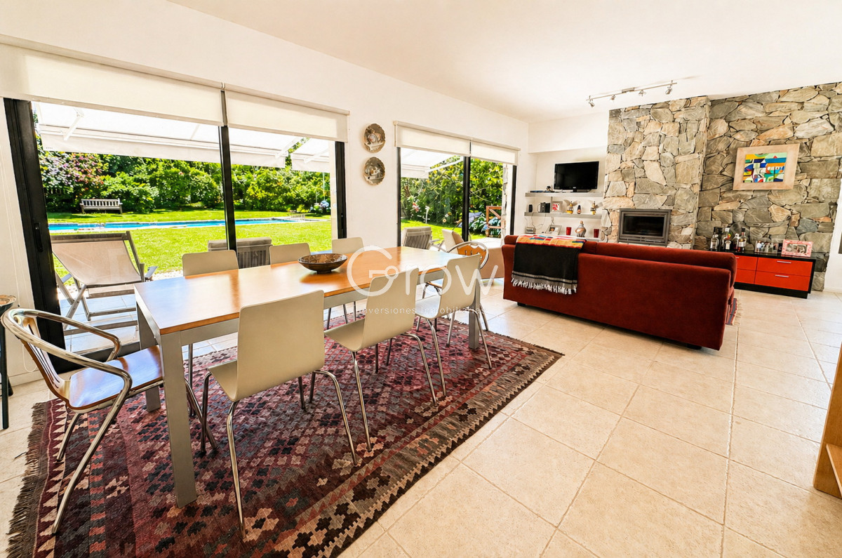 Casa ID.2578 - Exclusivo barrio privado, 3 suites + servicio completo, pileta. Losa radiante
