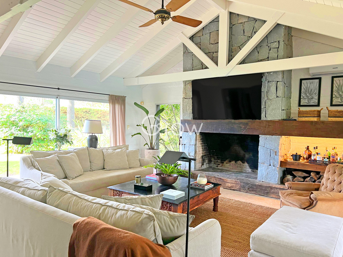 Casa ID.3080 - Pinar del Faro, 4 dorm, piscina. 450 m2 construidos