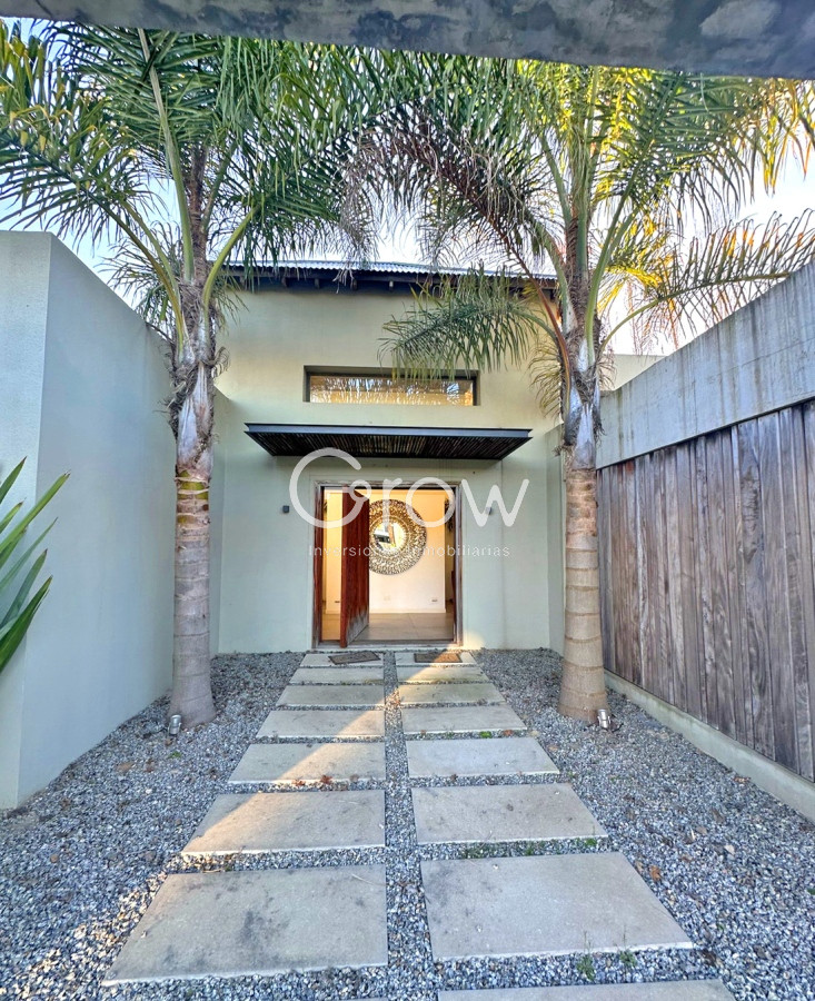 Casa ID.2888 - Barrio privado. 3 suites, piscina climatizada. Losa radiante. 