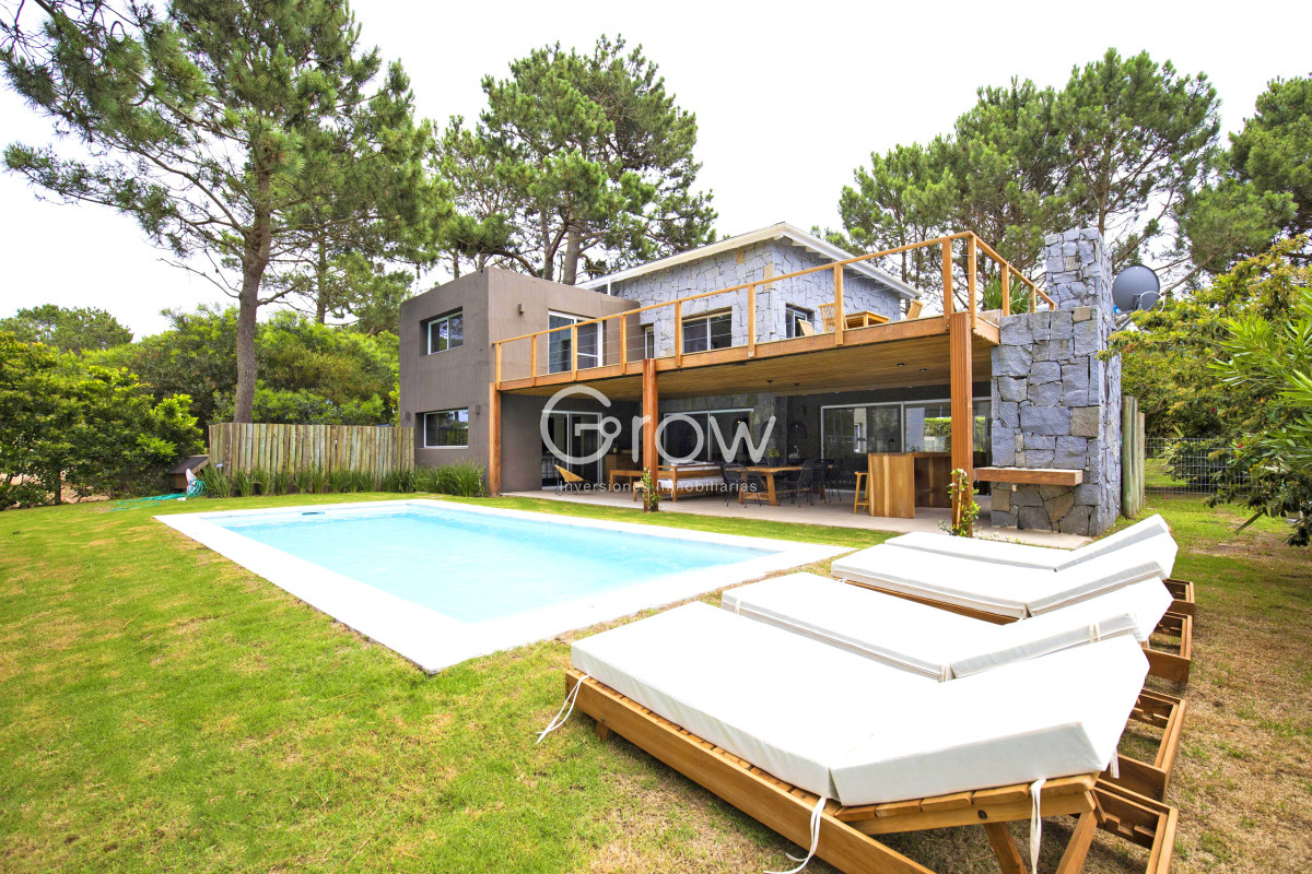 Casa ID.3080 - Pinar del Faro, 4 dorm, piscina. 450 m2 construidos