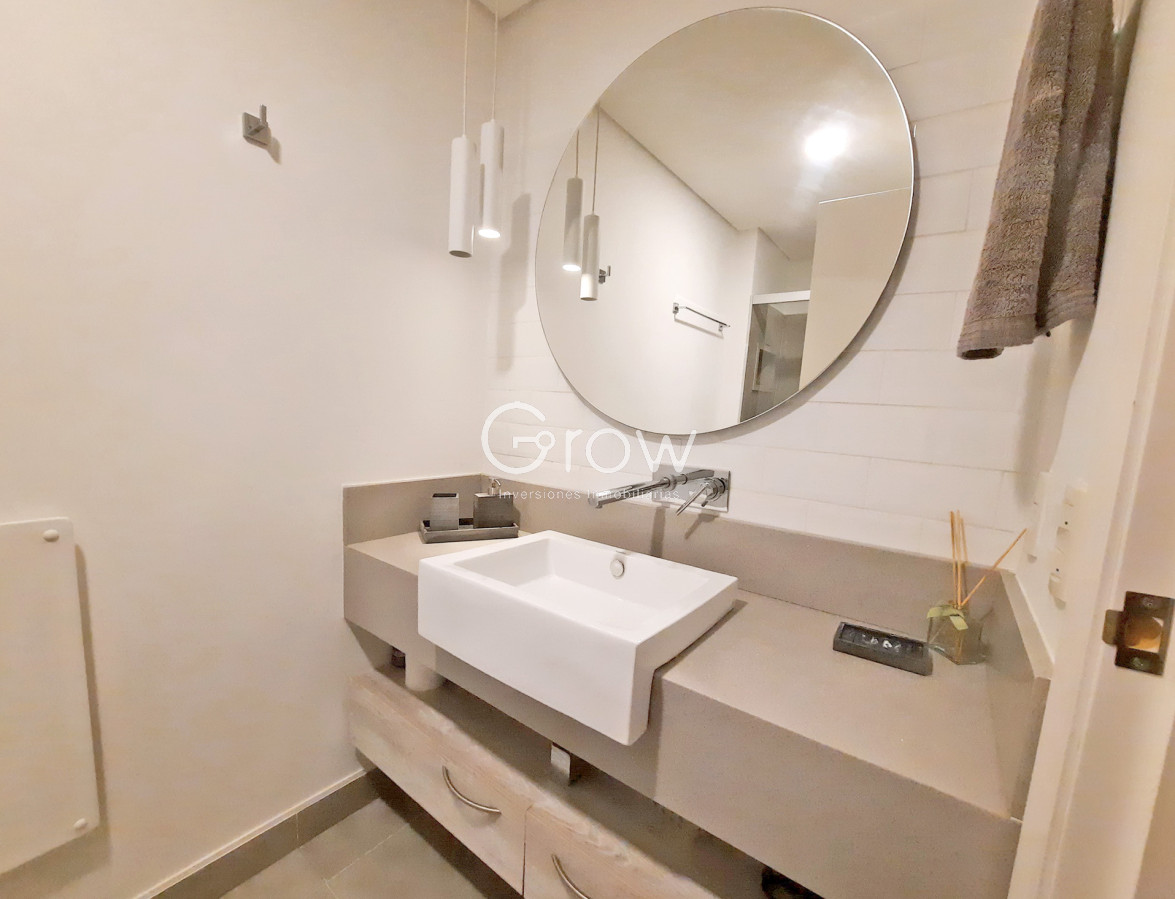 Casa ID.2859 - Barrio Privado. 357 m2 construidos, 4 suites. Piscina climatizada.