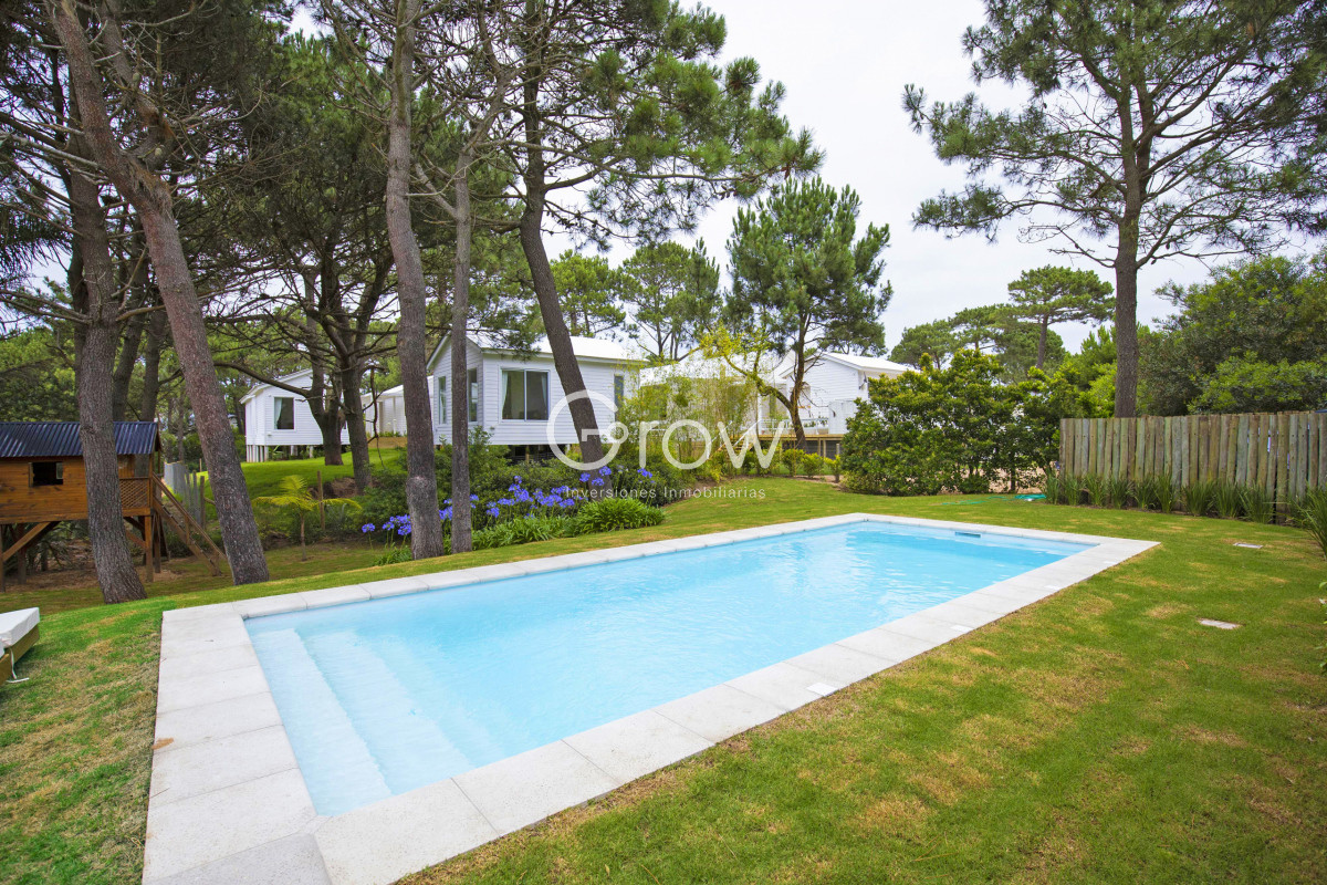 Casa ID.3080 - Pinar del Faro, 4 dorm, piscina. 450 m2 construidos