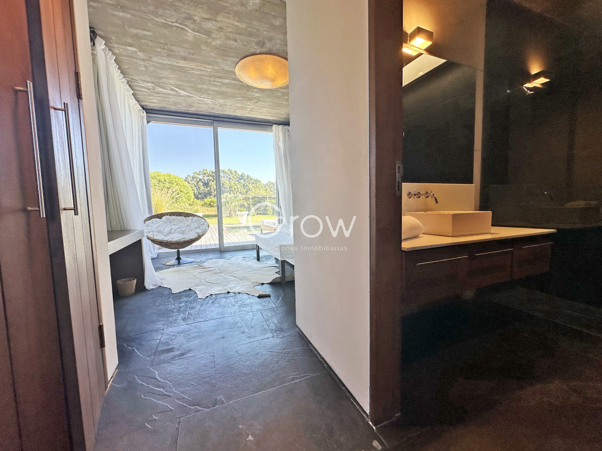 Casa ID.2718 - Chacra de lujo en José Ignacio con vista al océano. 5 suites, 3 hectáreas 