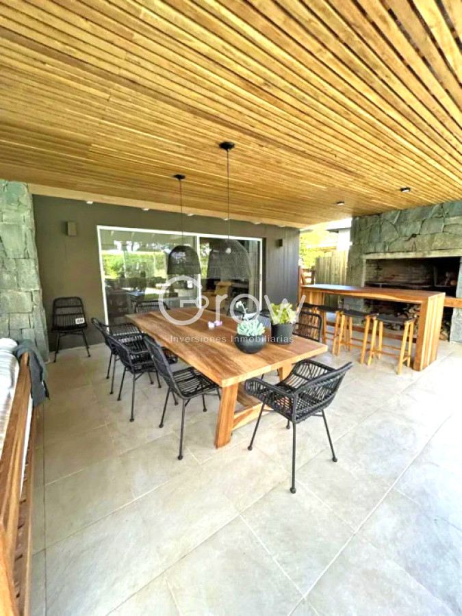 Casa ID.3080 - Pinar del Faro, 4 dorm, piscina. 450 m2 construidos