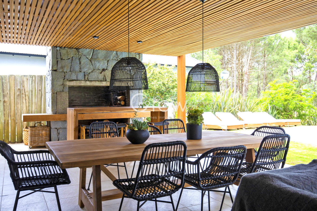 Casa ID.3080 - Pinar del Faro, 4 dorm, piscina. 450 m2 construidos