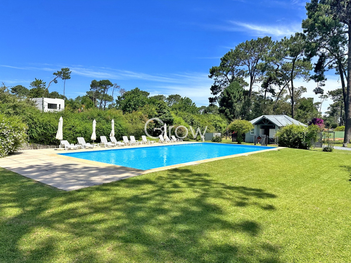 Casa ID.2888 - Barrio privado. 3 suites, piscina climatizada. Losa radiante. 