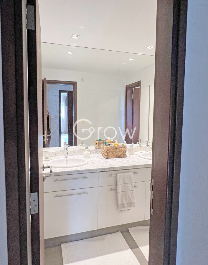 Casa ID.3080 - Pinar del Faro, 4 dorm, piscina. 450 m2 construidos