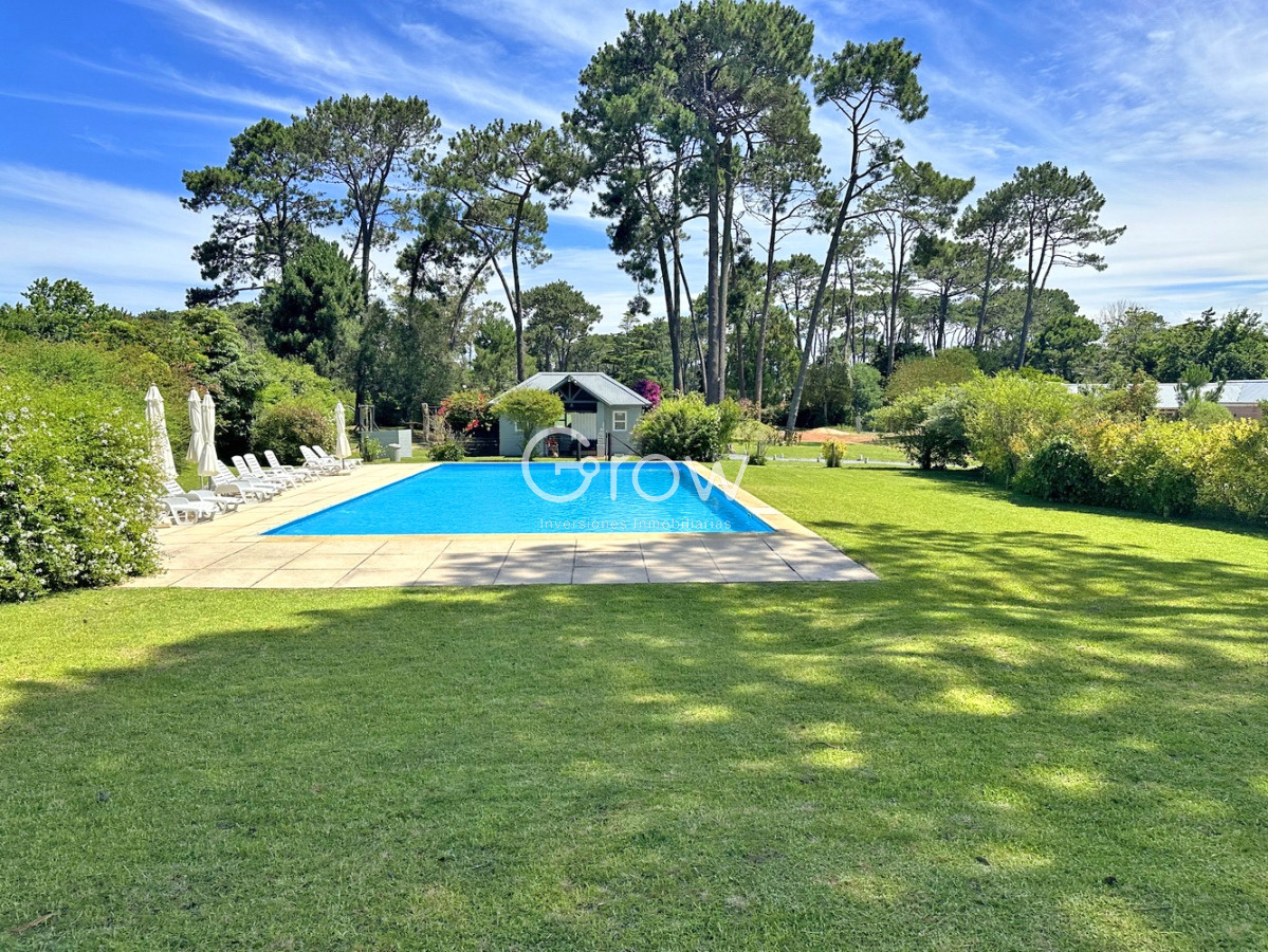 Casa ID.2888 - Barrio privado. 3 suites, piscina climatizada. Losa radiante. 