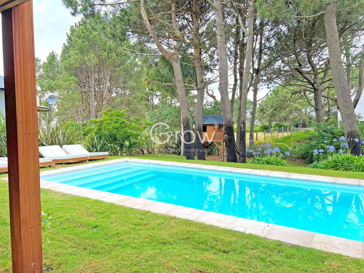 Casa ID.3080 - Pinar del Faro, 4 dorm, piscina. 450 m2 construidos