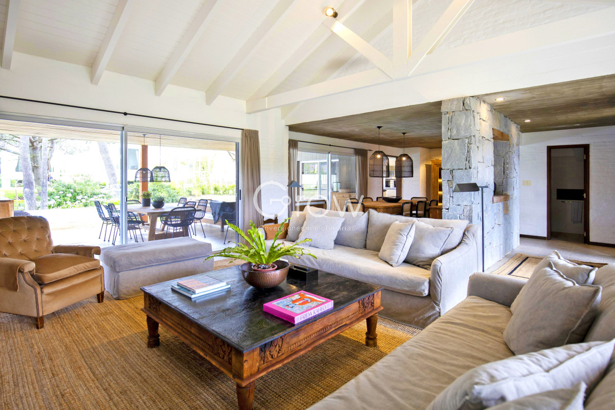 Casa ID.3080 - Pinar del Faro, 4 dorm, piscina. 450 m2 construidos