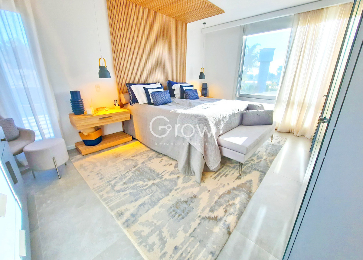 Casa ID.2859 - Barrio Privado. 357 m2 construidos, 4 suites. Piscina climatizada.