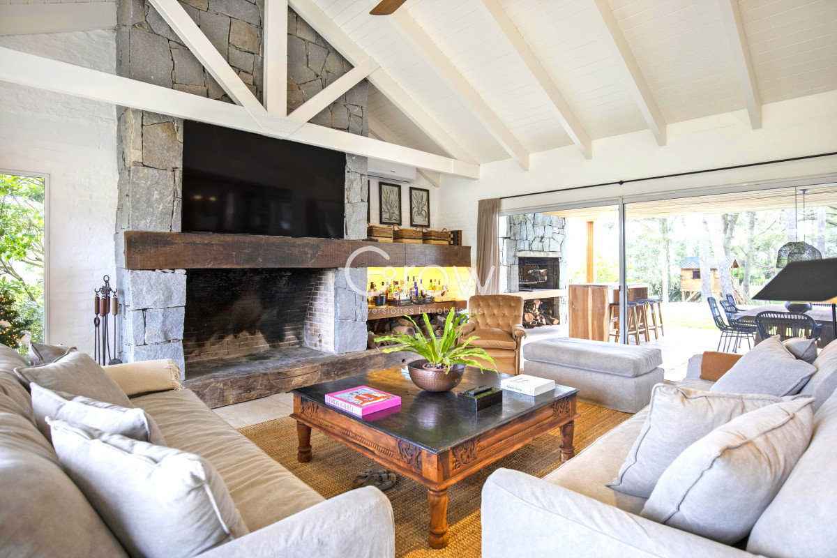 Casa ID.3080 - Pinar del Faro, 4 dorm, piscina. 450 m2 construidos