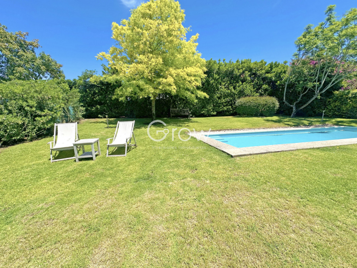 Casa ID.2578 - Exclusivo barrio privado, 3 suites + servicio completo, pileta. Losa radiante