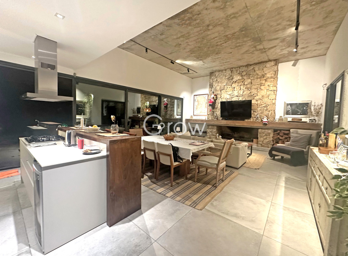 Casa ID.2888 - Barrio privado. 3 suites, piscina climatizada. Losa radiante. 