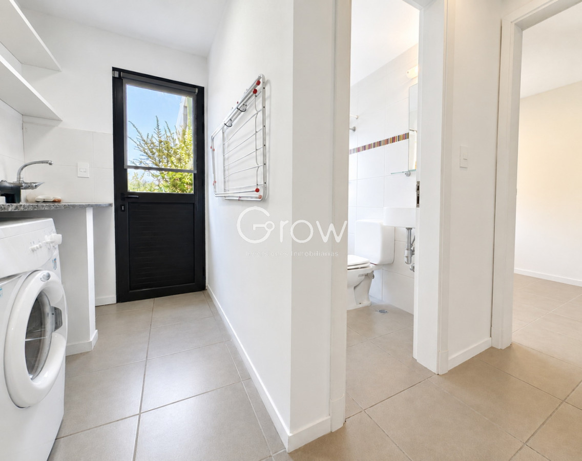 Casa ID.2578 - Exclusivo barrio privado, 3 suites + servicio completo, pileta. Losa radiante