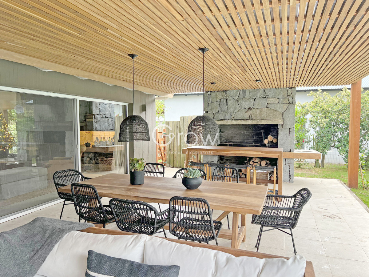 Casa ID.3080 - Pinar del Faro, 4 dorm, piscina. 450 m2 construidos