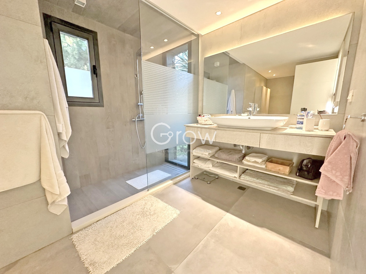 Casa ID.2888 - Barrio privado. 3 suites, piscina climatizada. Losa radiante. 