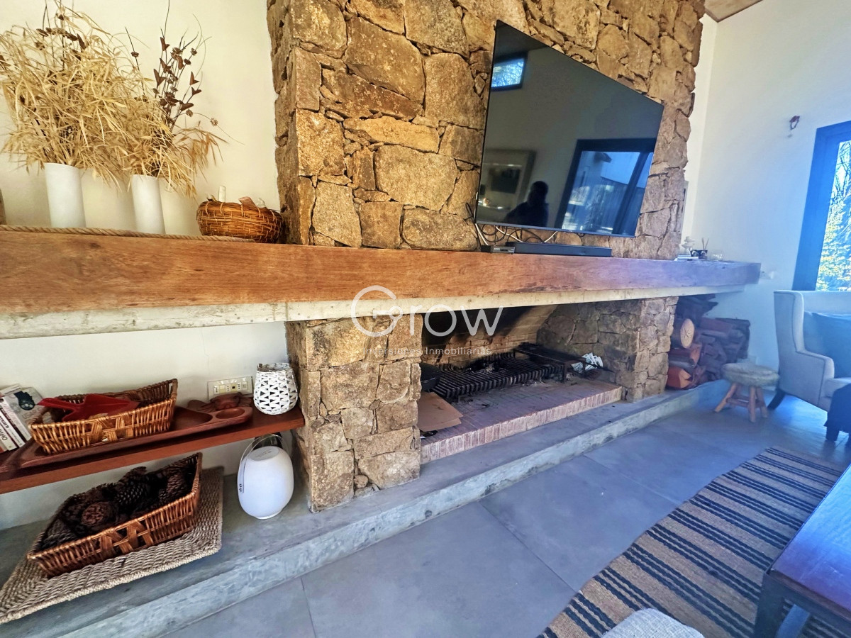 Casa ID.2888 - Barrio privado. 3 suites, piscina climatizada. Losa radiante. 