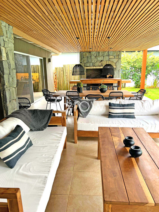 Casa ID.3080 - Pinar del Faro, 4 dorm, piscina. 450 m2 construidos