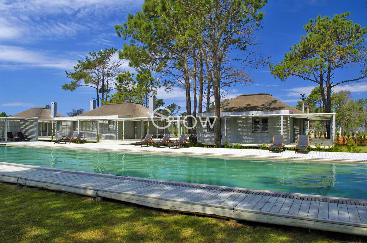 Casa ID.3080 - Pinar del Faro, 4 dorm, piscina. 450 m2 construidos