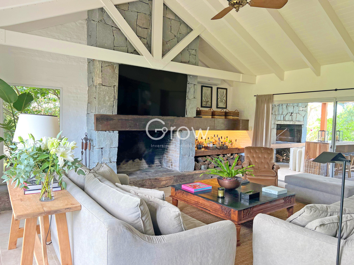 Casa ID.3080 - Pinar del Faro, 4 dorm, piscina. 450 m2 construidos