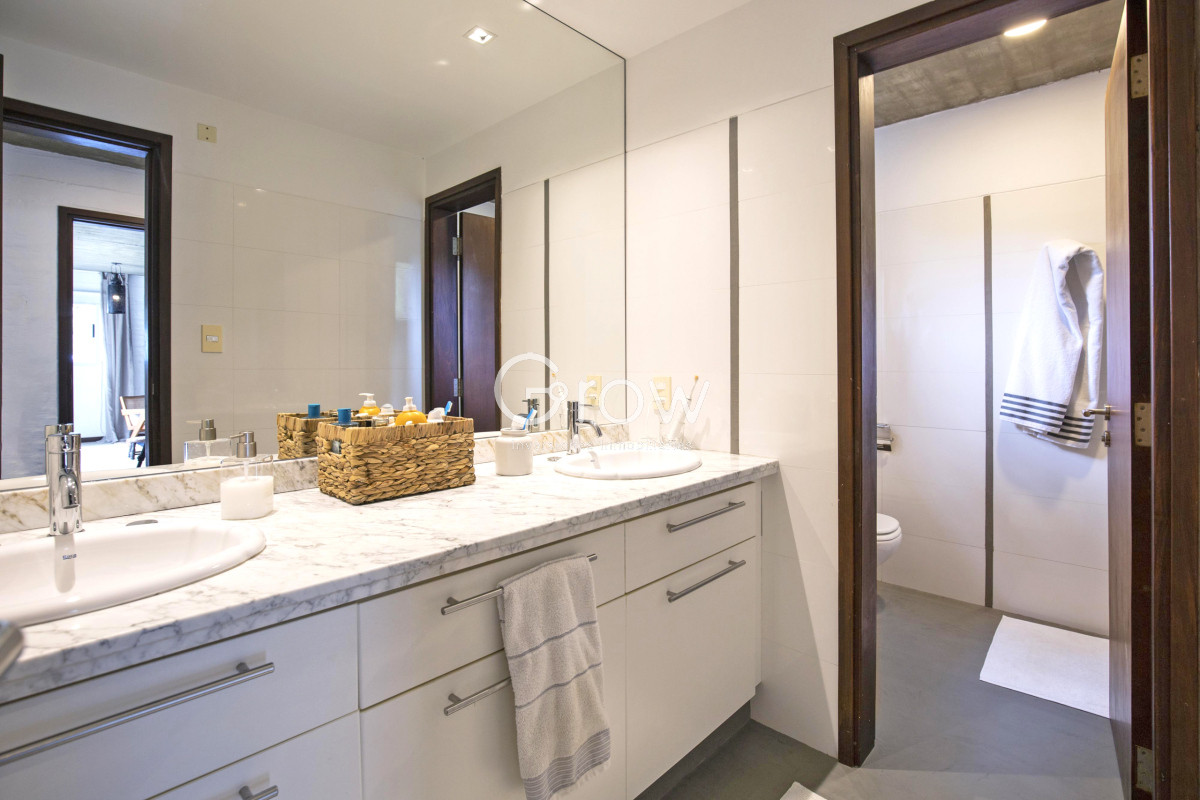 Casa ID.3080 - Pinar del Faro, 4 dorm, piscina. 450 m2 construidos