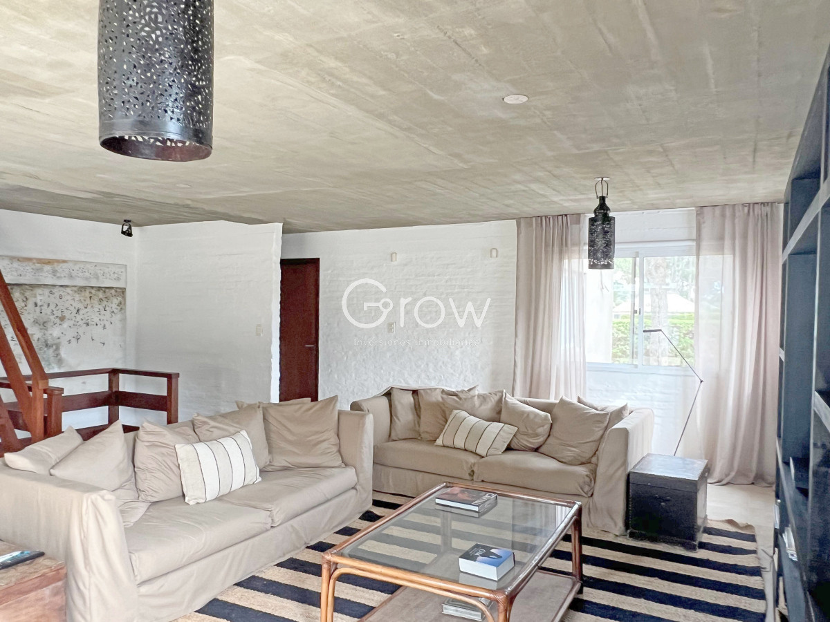 Casa ID.3080 - Pinar del Faro, 4 dorm, piscina. 450 m2 construidos