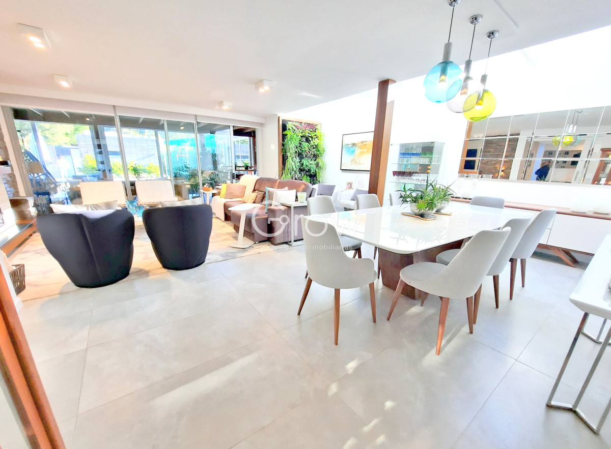 Casa ID.2859 - Barrio Privado. 357 m2 construidos, 4 suites. Piscina climatizada.