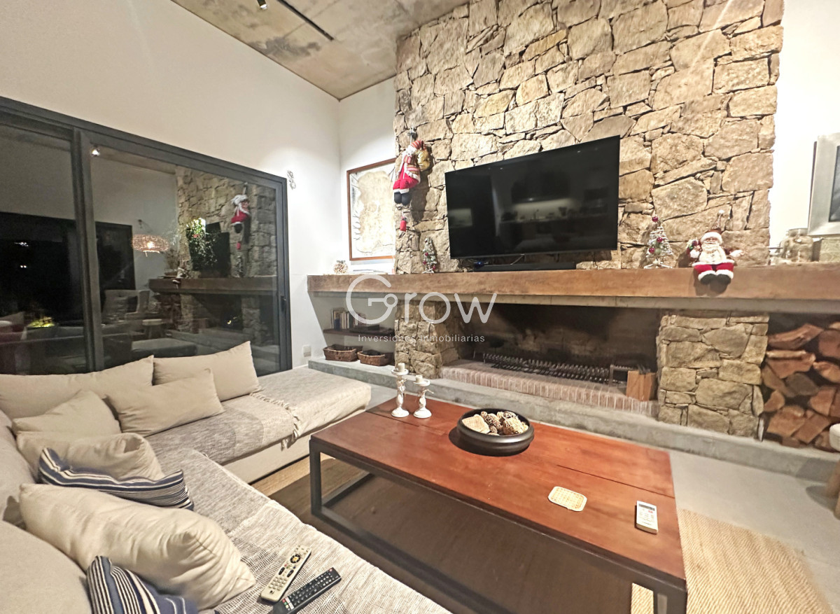 Casa ID.2888 - Barrio privado. 3 suites, piscina climatizada. Losa radiante. 