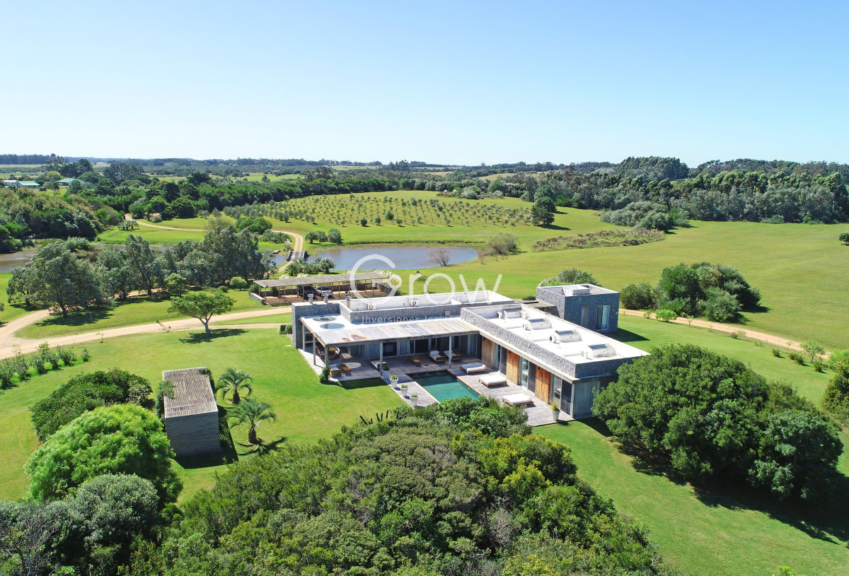 Casa ID.2718 - Chacra de lujo en José Ignacio con vista al océano. 5 suites, 3 hectáreas 