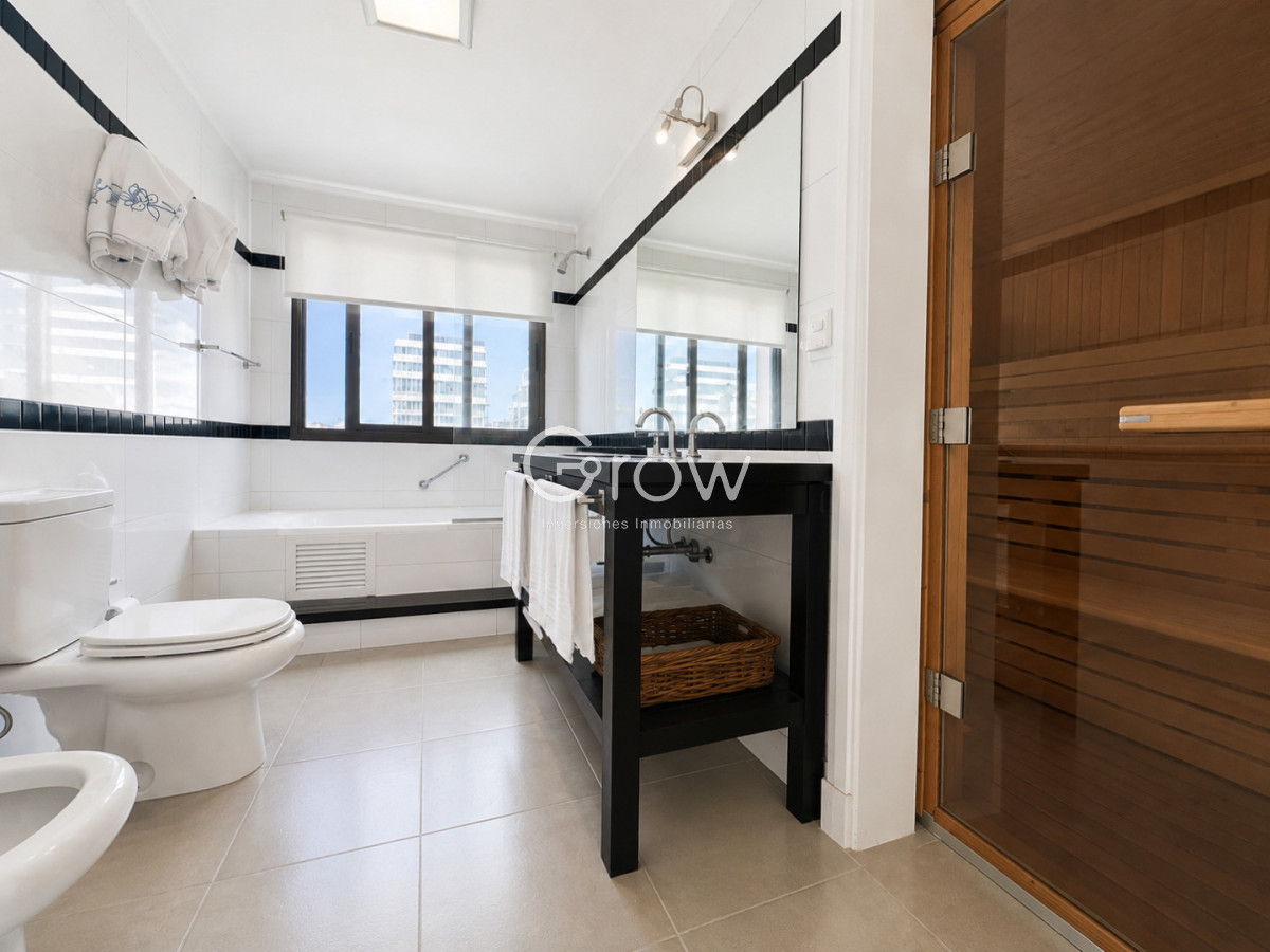 Casa ID.2578 - Exclusivo barrio privado, 3 suites + servicio completo, pileta. Losa radiante