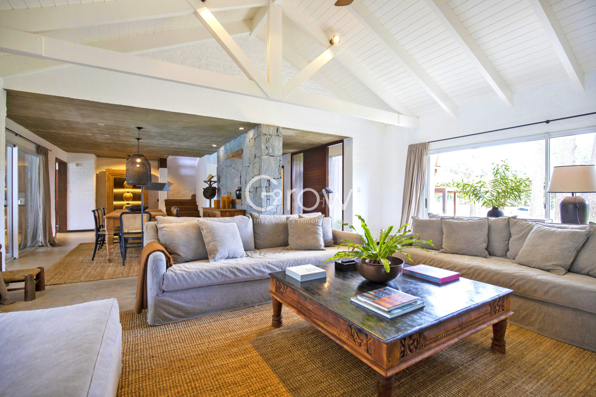 Casa ID.3080 - Pinar del Faro, 4 dorm, piscina. 450 m2 construidos