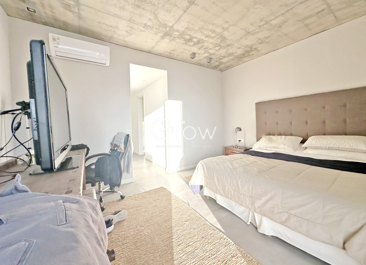 Casa ID.2888 - Barrio privado. 3 suites, piscina climatizada. Losa radiante. 