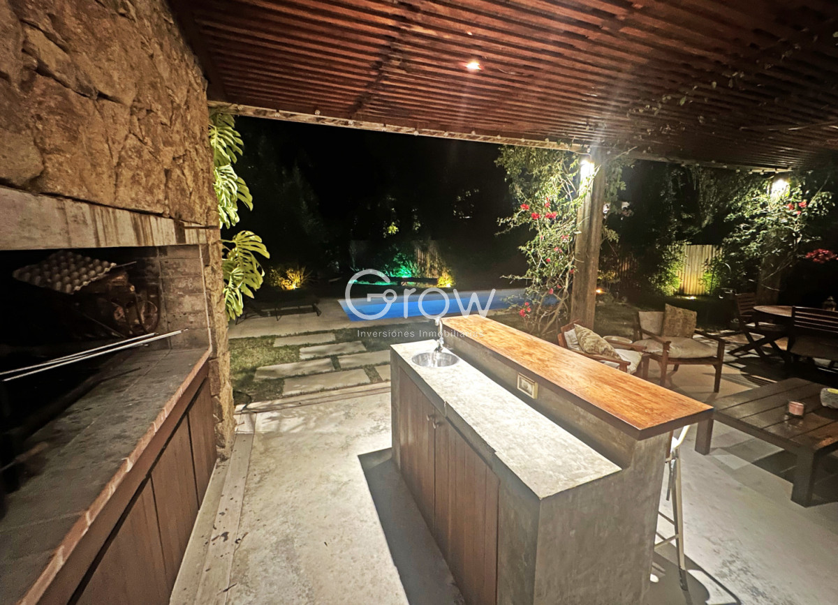 Casa ID.2888 - Barrio privado. 3 suites, piscina climatizada. Losa radiante. 