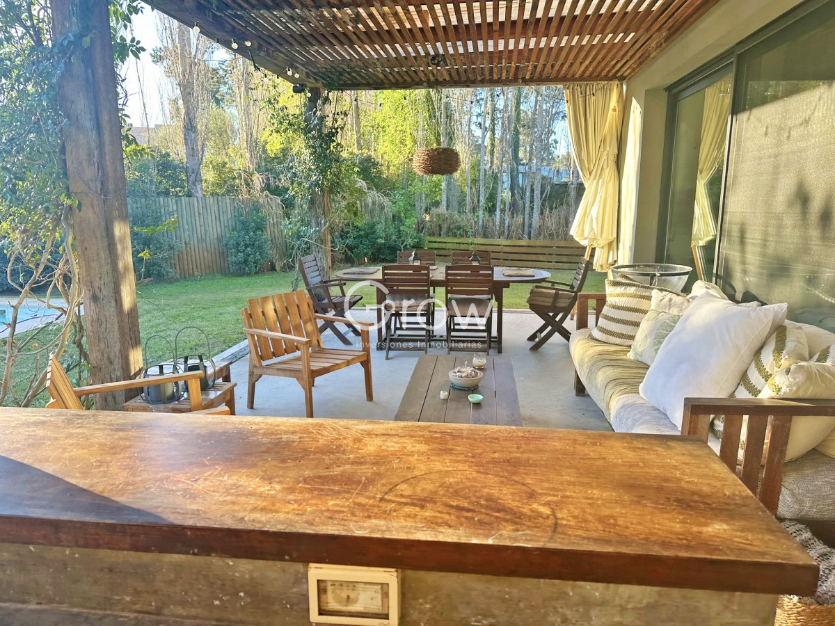 Casa ID.2888 - Barrio privado. 3 suites, piscina climatizada. Losa radiante. 