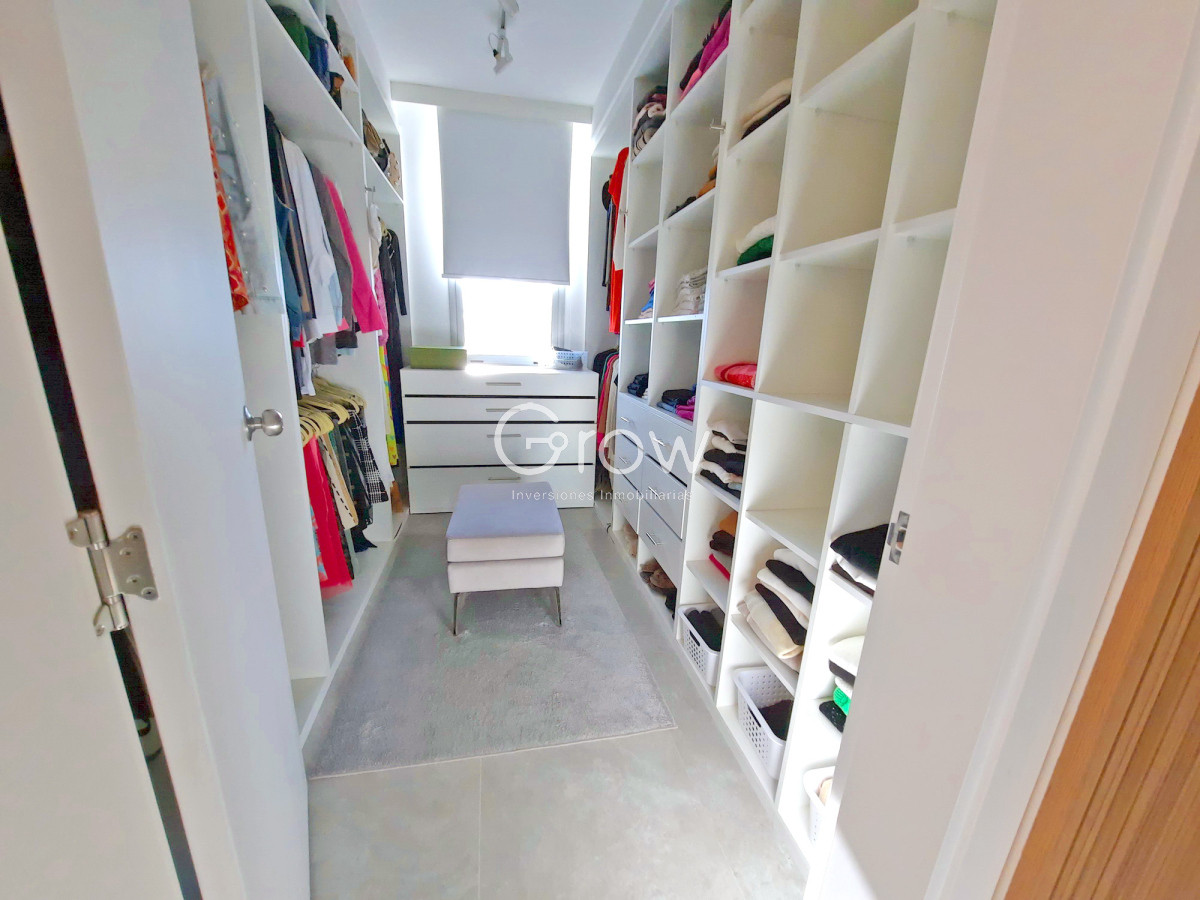 Casa ID.2859 - Barrio Privado. 357 m2 construidos, 4 suites. Piscina climatizada.