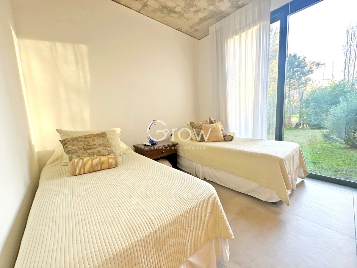Casa ID.2888 - Barrio privado. 3 suites, piscina climatizada. Losa radiante. 