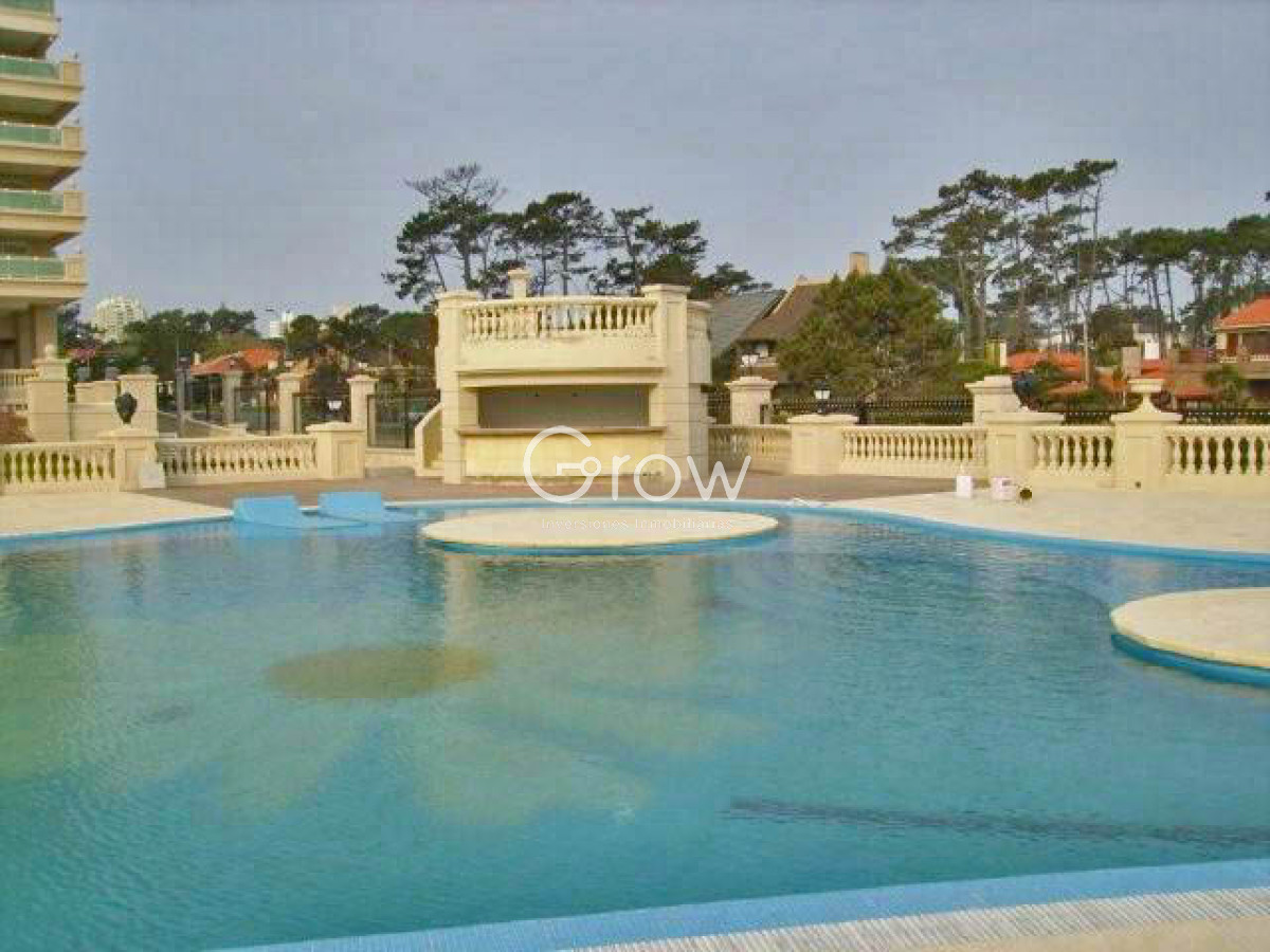 Apartamento ID.2585 - Le Jardin, esquinero piso alto, garaje doble.