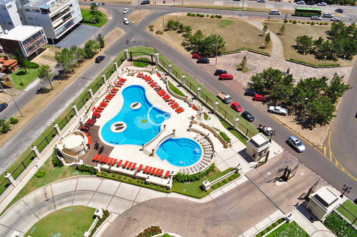 Apartamento ID.2585 - Le Jardin, esquinero piso alto, garaje doble.