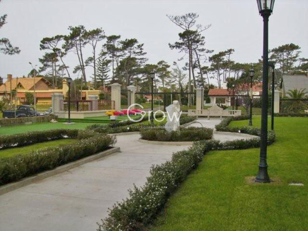 Apartamento ID.2585 - Le Jardin, esquinero piso alto, garaje doble.