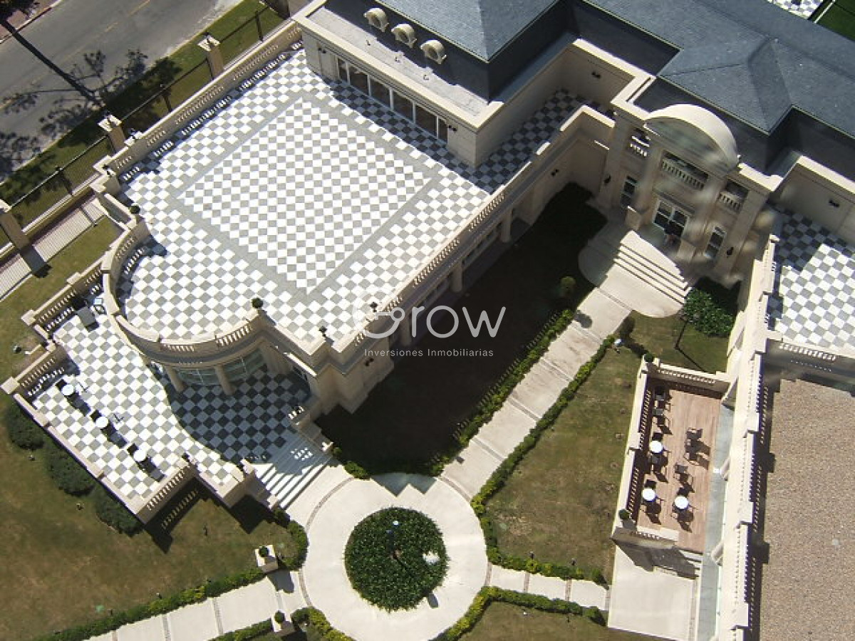 Apartamento ID.2585 - Le Jardin, esquinero piso alto, garaje doble.